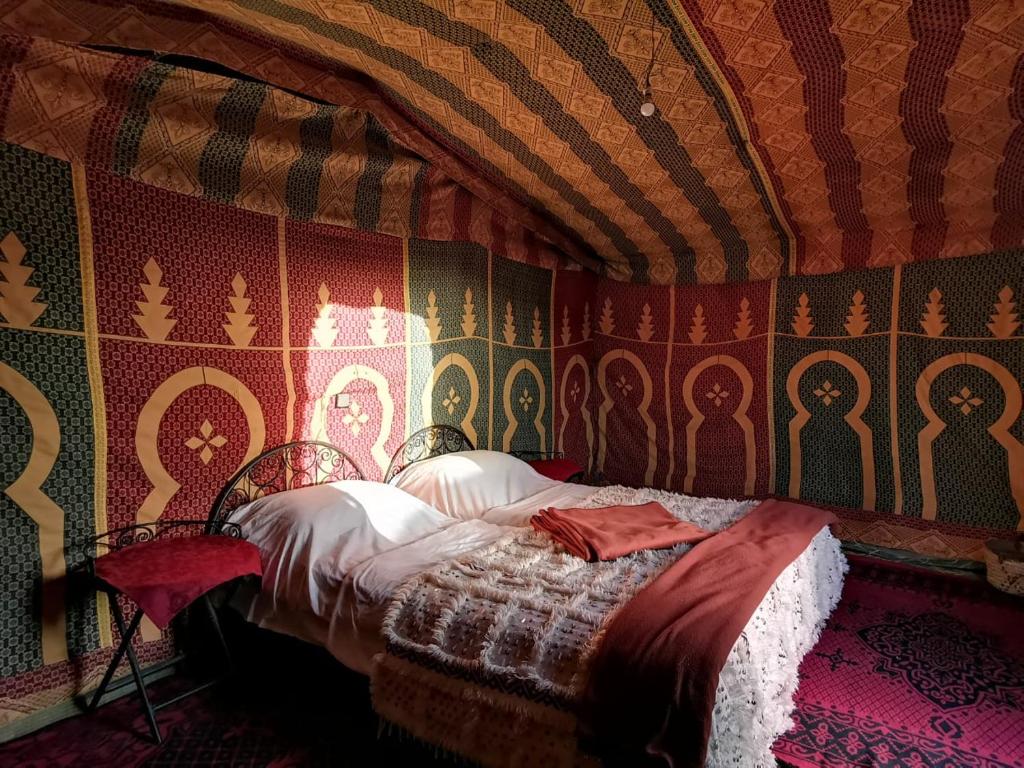Desert Camp in Zagora - Camel ride - Easy & Affordable Stays - Tente