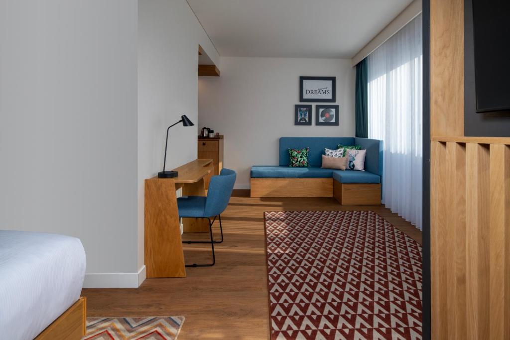 Posezení v ubytování Hampton By Hilton Istanbul Sirkeci