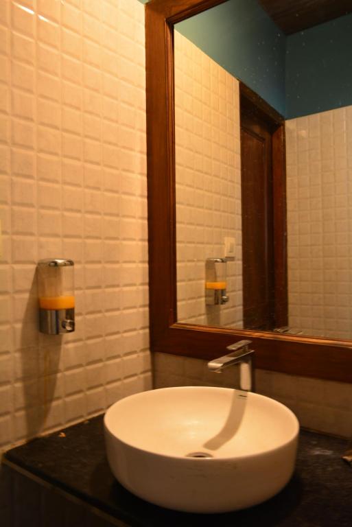 Koupelna v ubytování Hotel Neelgiri - Manali Diaries