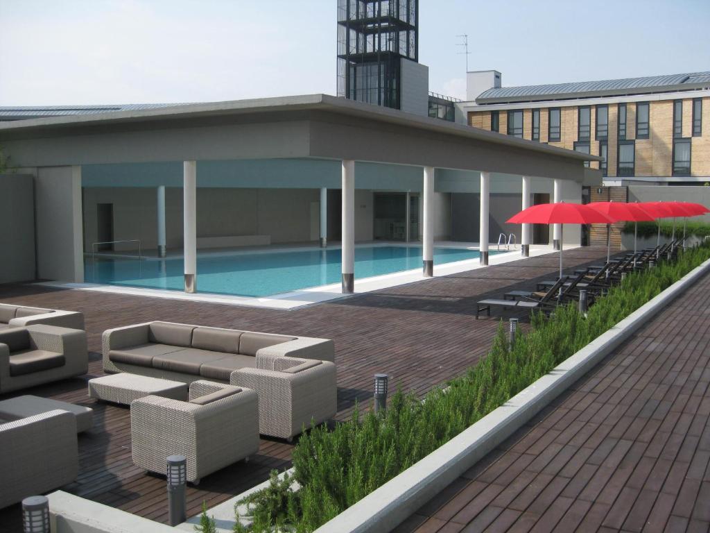 Bazén v ubytování MOVE Hotels Venezia Nord nebo v jeho okolí