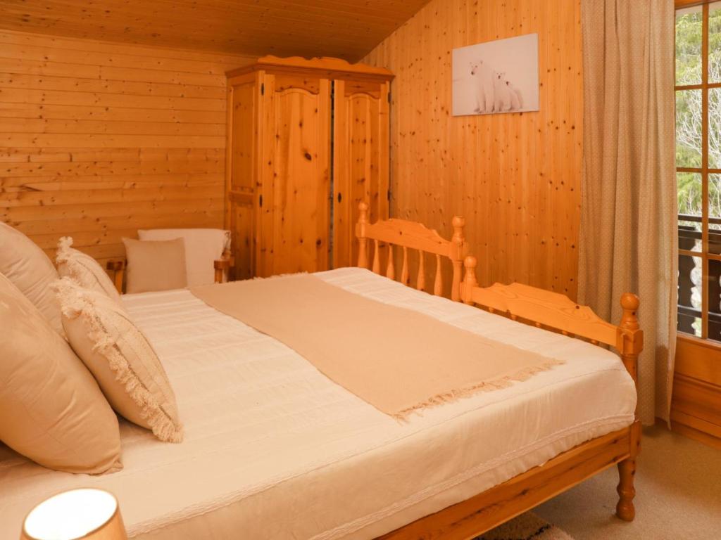 Postel nebo postele na pokoji v ubytování Apartment Colline 8 by Interhome