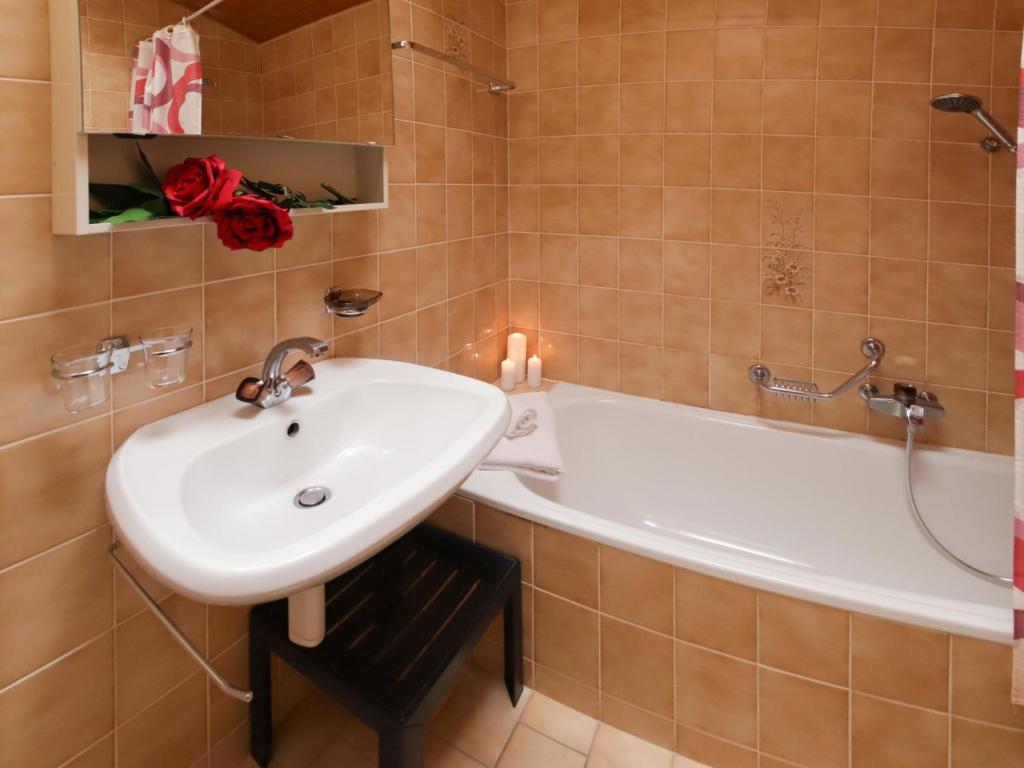 Koupelna v ubytování Apartment Colline 8 by Interhome