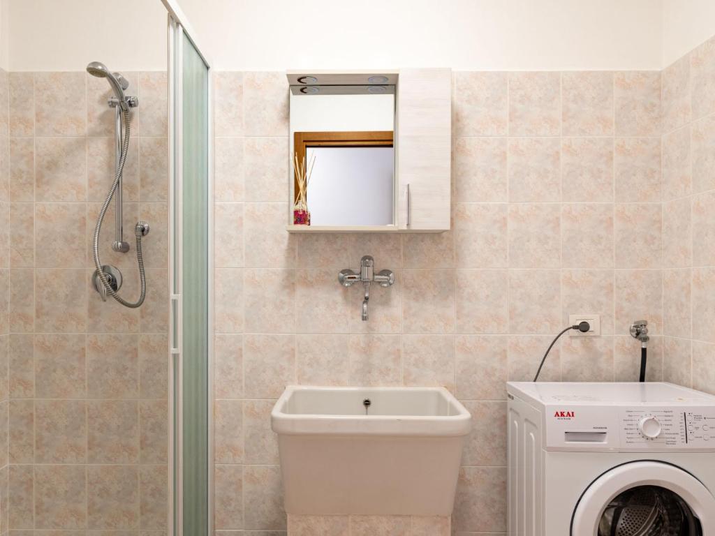 Koupelna v ubytování Apartment Platani by Interhome