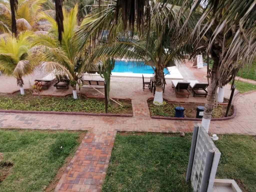 Bazén v ubytování Punta Pacífico Bungalows Máncora nebo v jeho okolí