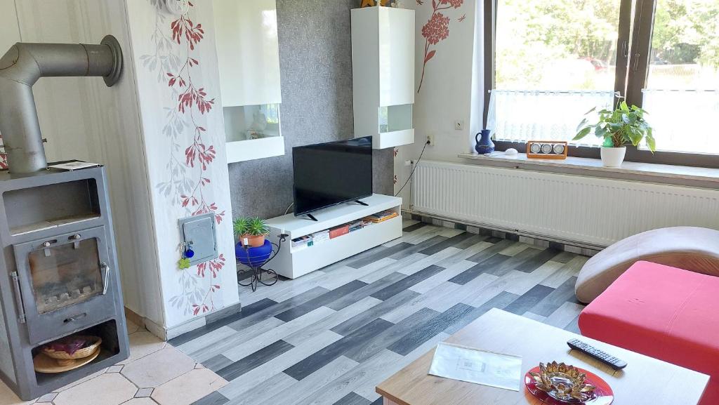 Ferienhaus Kunterbunt - Three-Bedroom House
