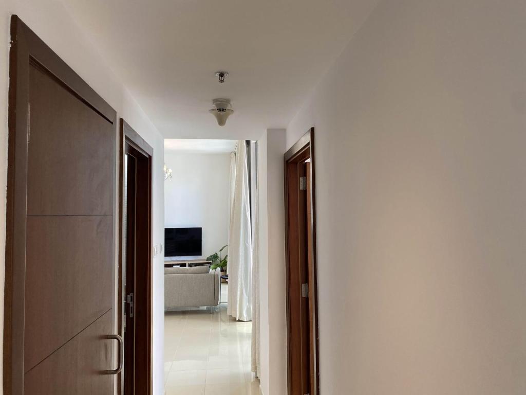 TV a/nebo společenská místnost v ubytování Lux BnB Standpoint Tower Burj & Fountain Views