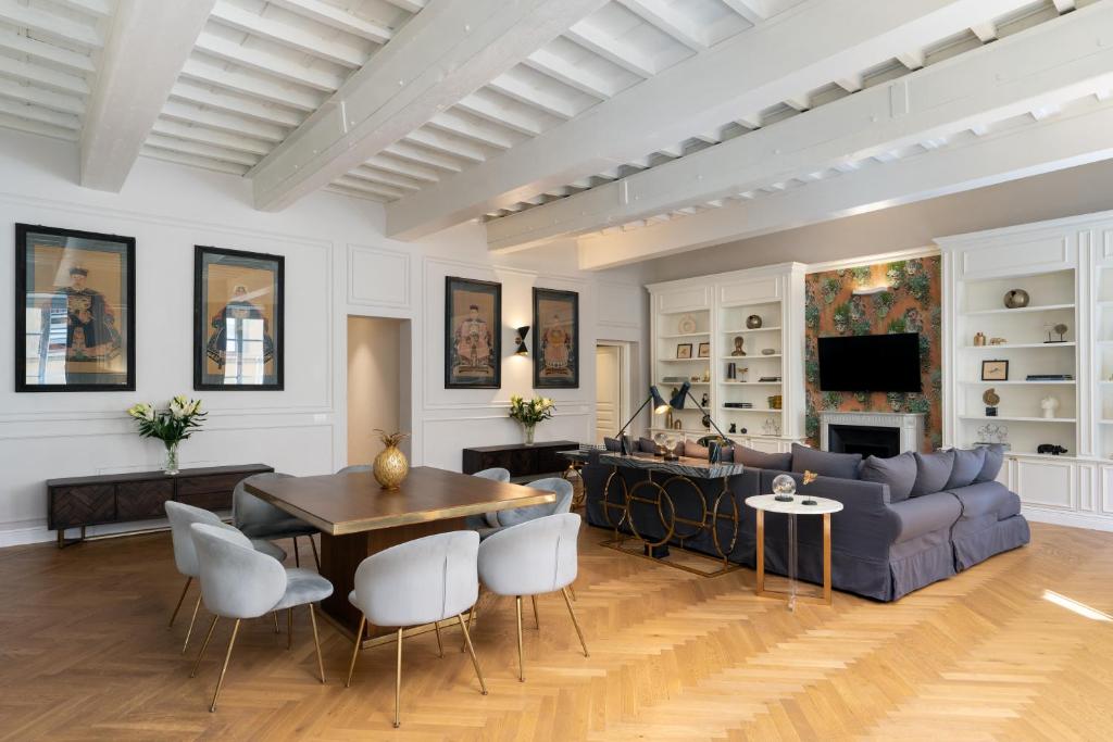 אזור ישיבה ב-Bargello Penthouse Luxury Apartment In Florence By Palazzo Pazz Vitali