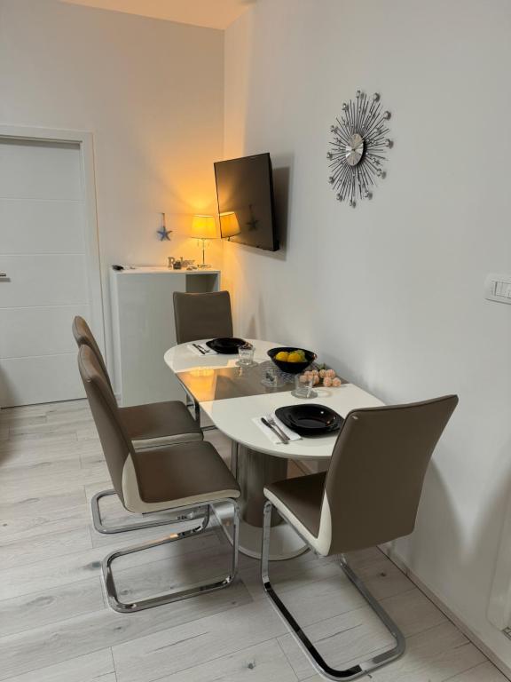 TV a/nebo společenská místnost v ubytování Apartman Mia