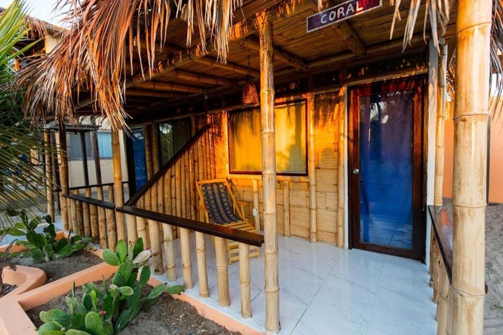 Balkón nebo terasa v ubytování Punta Pacífico Bungalows Máncora