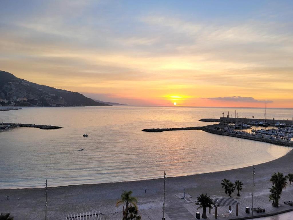 マントンにあるMenton, old townのギャラリーの写真