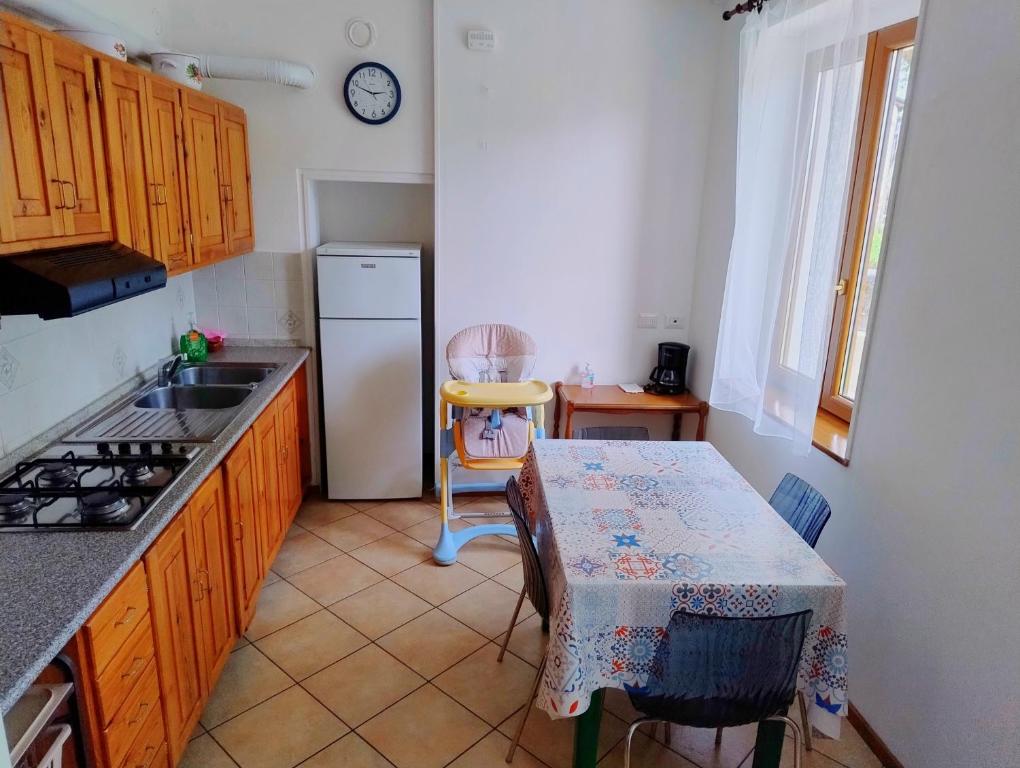 Kuchyň nebo kuchyňský kout v ubytování Casa Mimosa - appartamento vacanze sul Lago di Como