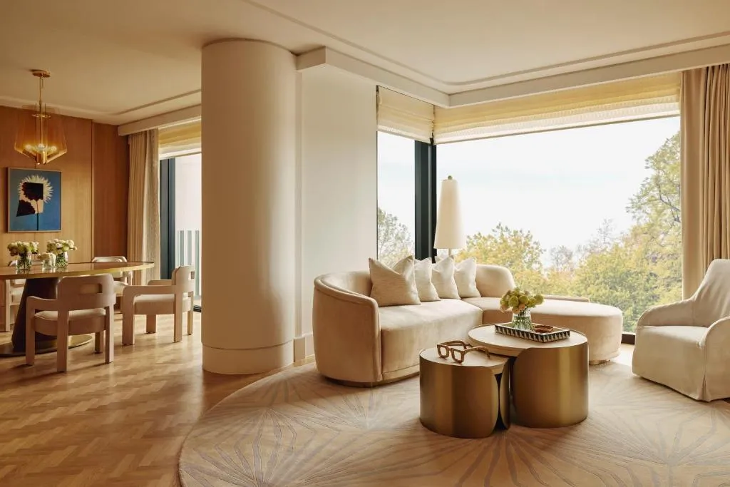 Hyde Park Balcony Suite