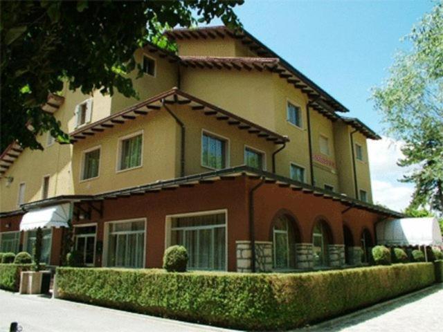 Budova, kde se hotel nachází