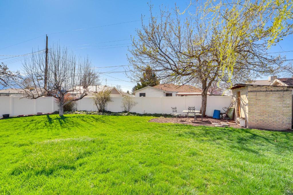 Zahrada ubytování Charming Orem Home with Yard - Near BYU and UVU!