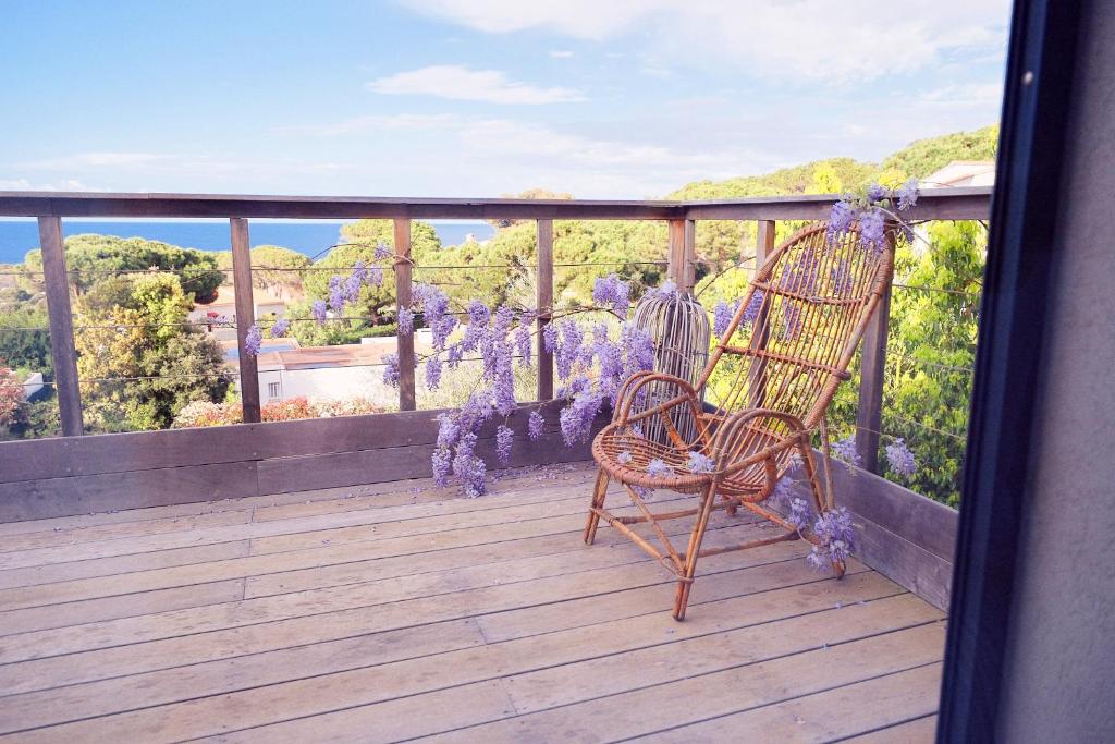 Balkón nebo terasa v ubytování Villa avec jardin et piscine