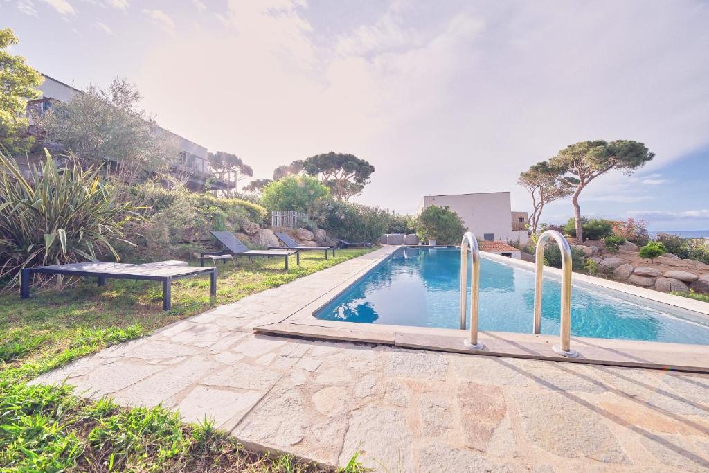 Bazén v ubytování Villa avec jardin et piscine nebo v jeho okolí