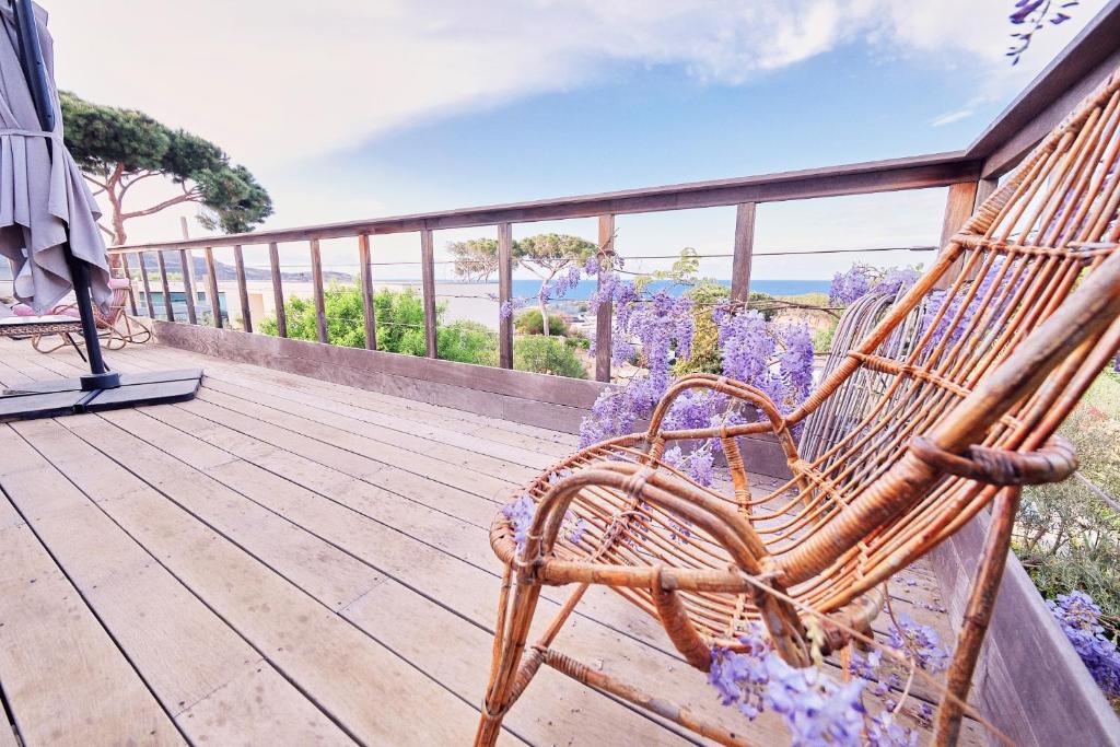 Balkón nebo terasa v ubytování Villa avec jardin et piscine