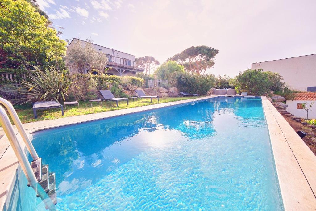 Bazén v ubytování Villa avec jardin et piscine nebo v jeho okolí