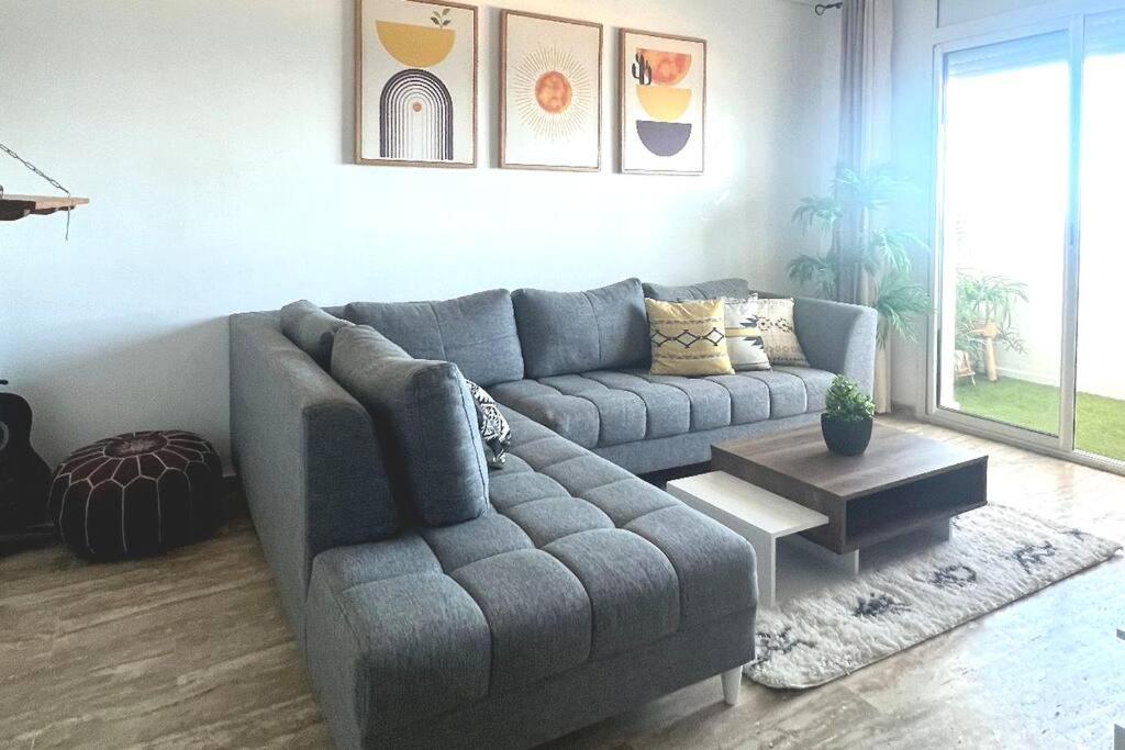 Posezení v ubytování Ocean view sunset apartment in the heart of Rabat