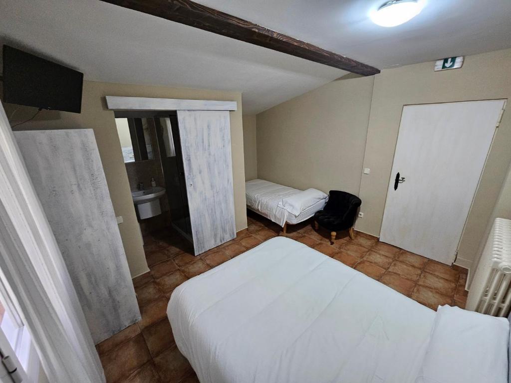 Hostal JP y Estudios - Habitación Triple