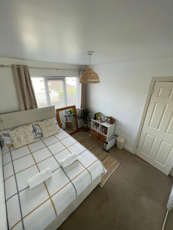 Postel nebo postele na pokoji v ubytování Private double room in Athy.