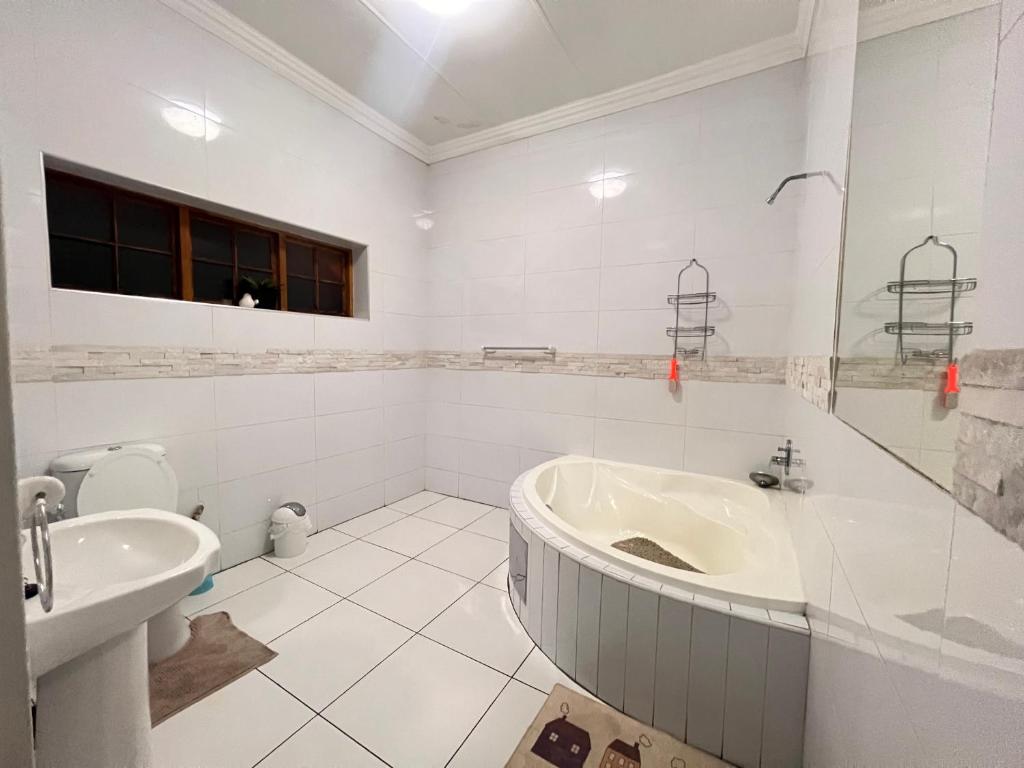 Star lounge, Roodepoort (updated prices 2024)