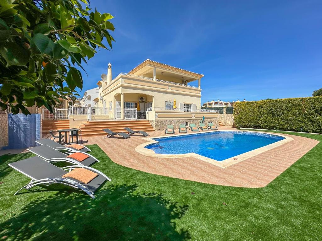 Luxury Holiday Villa Pescadinha near Beach, Albufeira