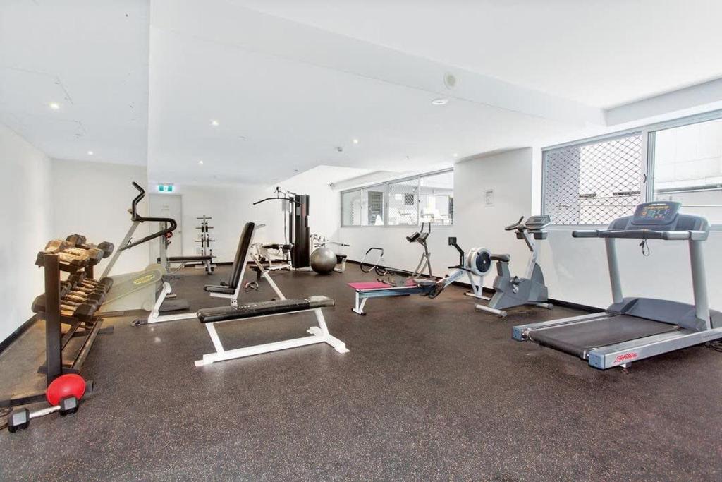 Palestra o centro fitness di A Comfy 2BR Apt for 7 Next to Darling Harbour