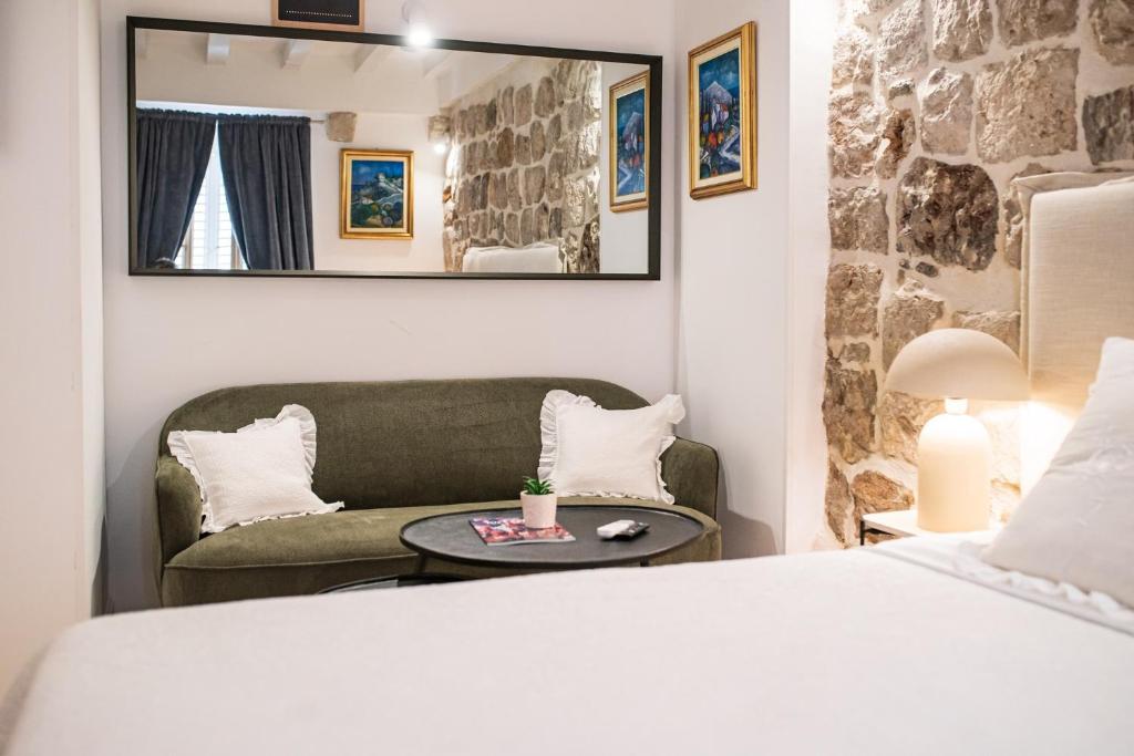 Old Town City Center Apartments - 18