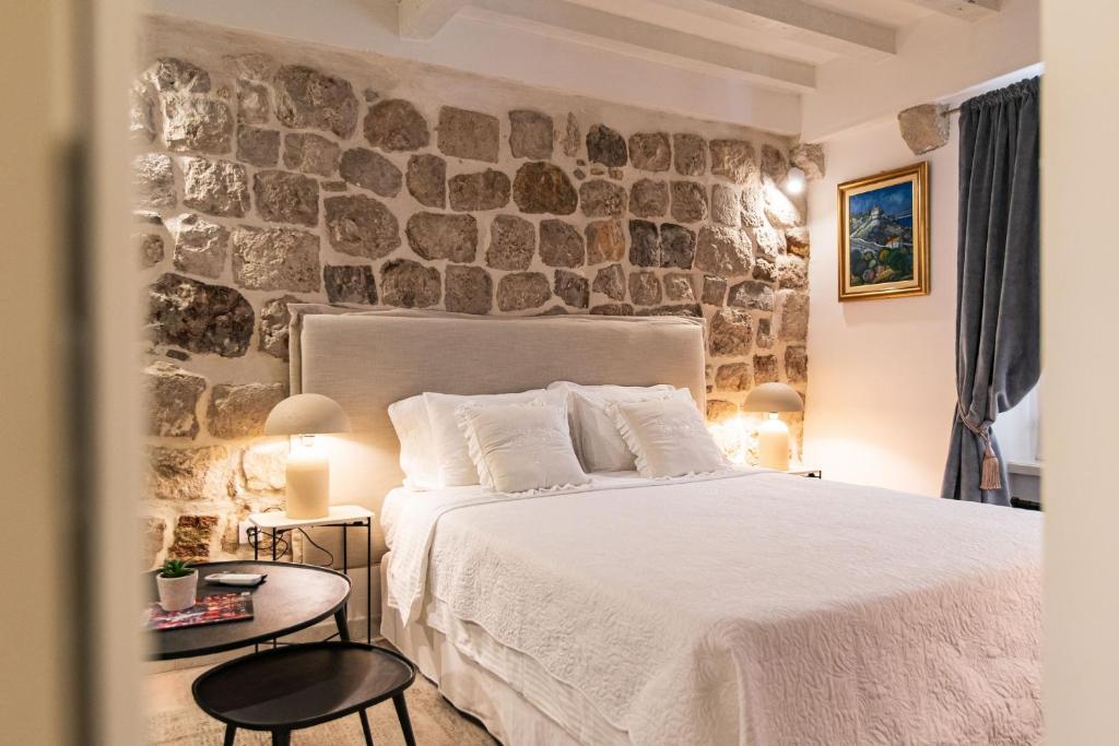 Old Town City Center Apartments - 12