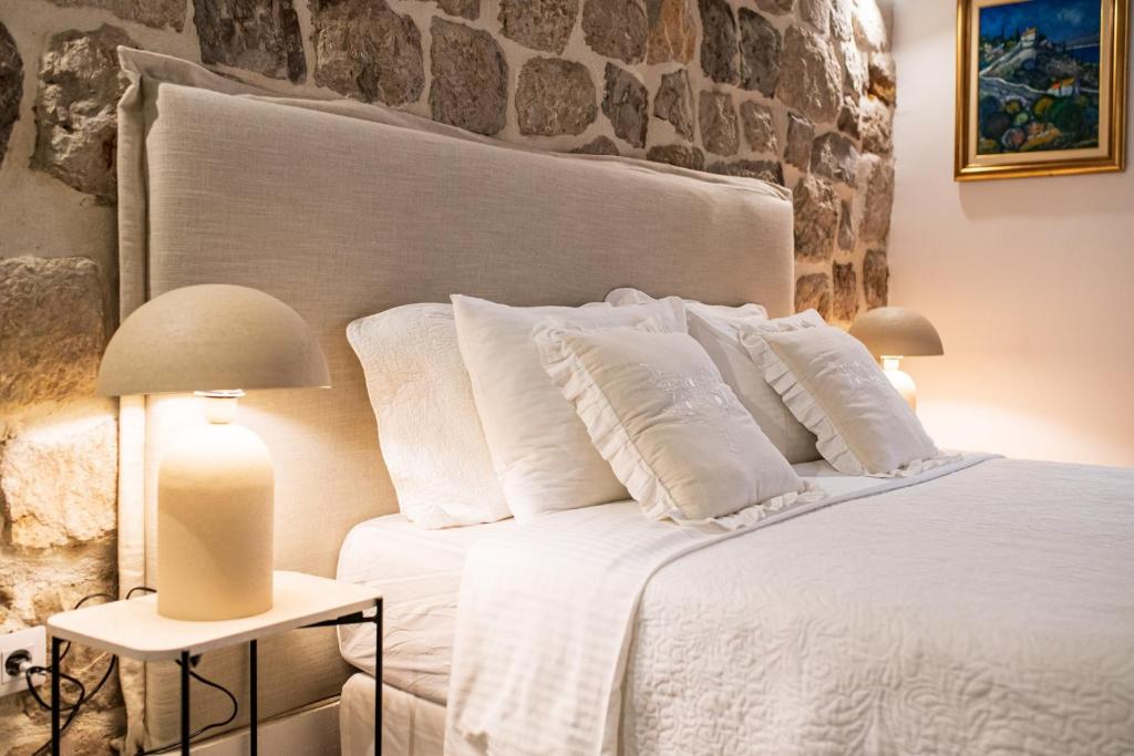 Old Town City Center Apartments - 13