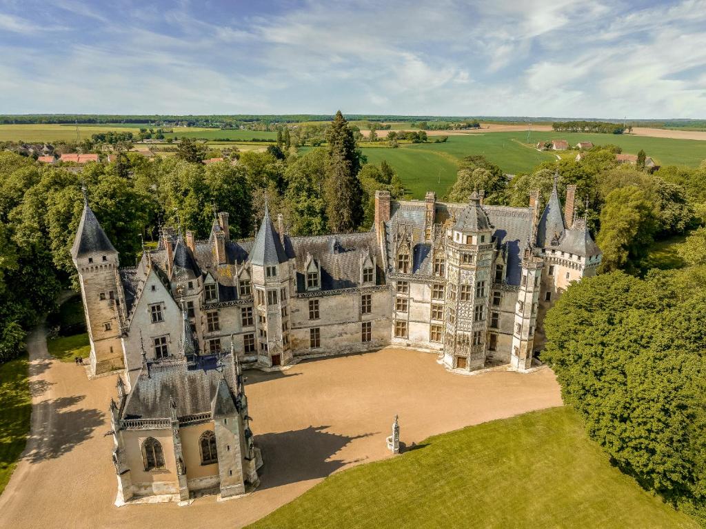 an aerial view of a castle at Room in Guest room - Les Chambres De Vilmorais - Rouge - Brassens et Trenet 