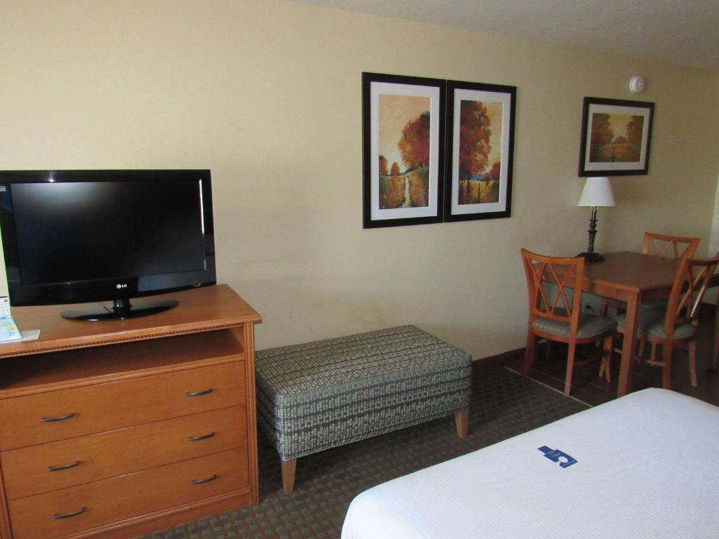Best Western Empire Towers photo