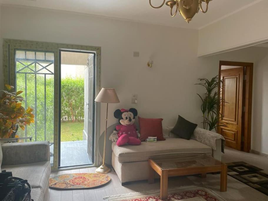 Posezení v ubytování Joy & relax condo with private garden Families only