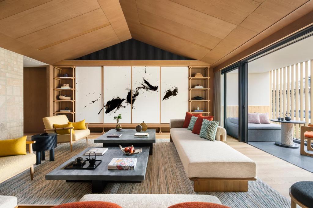 Posezení v ubytování Six Senses Kyoto