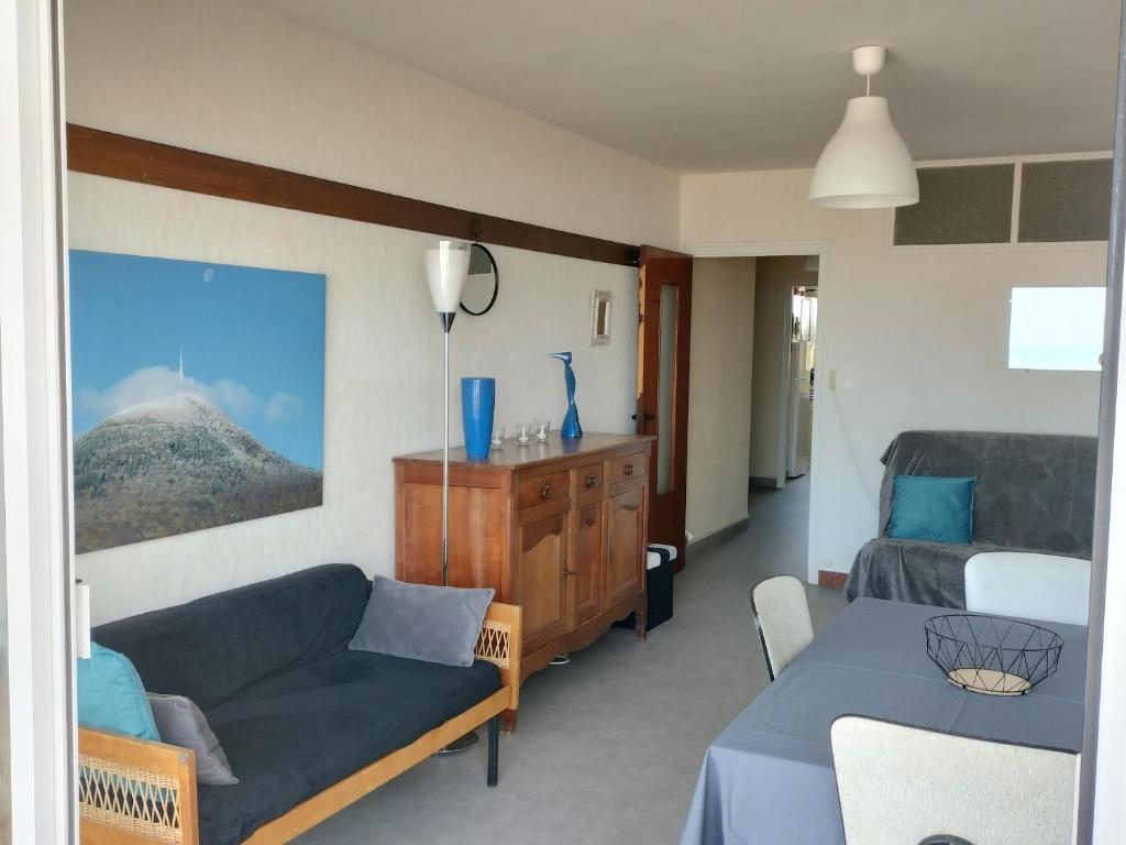Fotografia z galérie ubytovania Appartement 1 chambre, balcon mer, Saint-Jean-de-Monts, 50m plage, animaux admis, parking - FR-1-323-266 v destinácii Saint-Jean-de-Monts