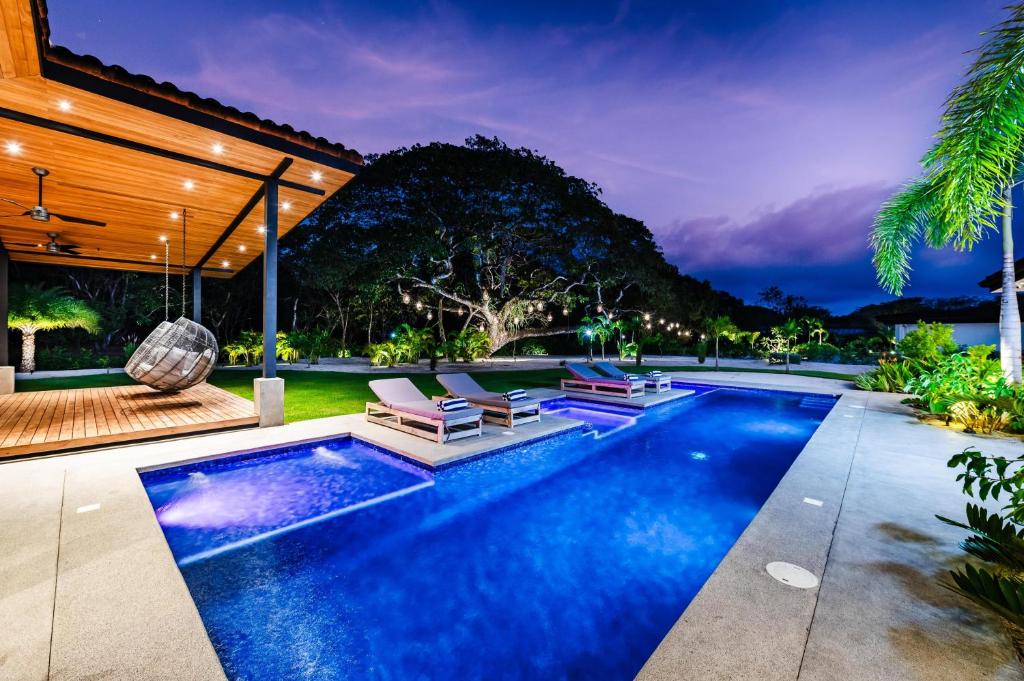 Πισίνα στο ή κοντά στο Beachside Bliss 4BR Lux Villa, Pool, Terrace, Golf