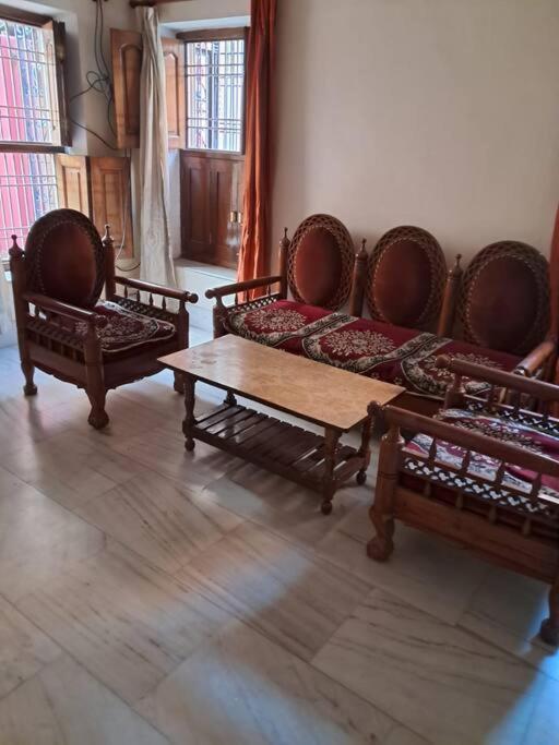 2BHK near to Varanasi Ghat & Temples.2 Double Beds, Varanasi (updated
