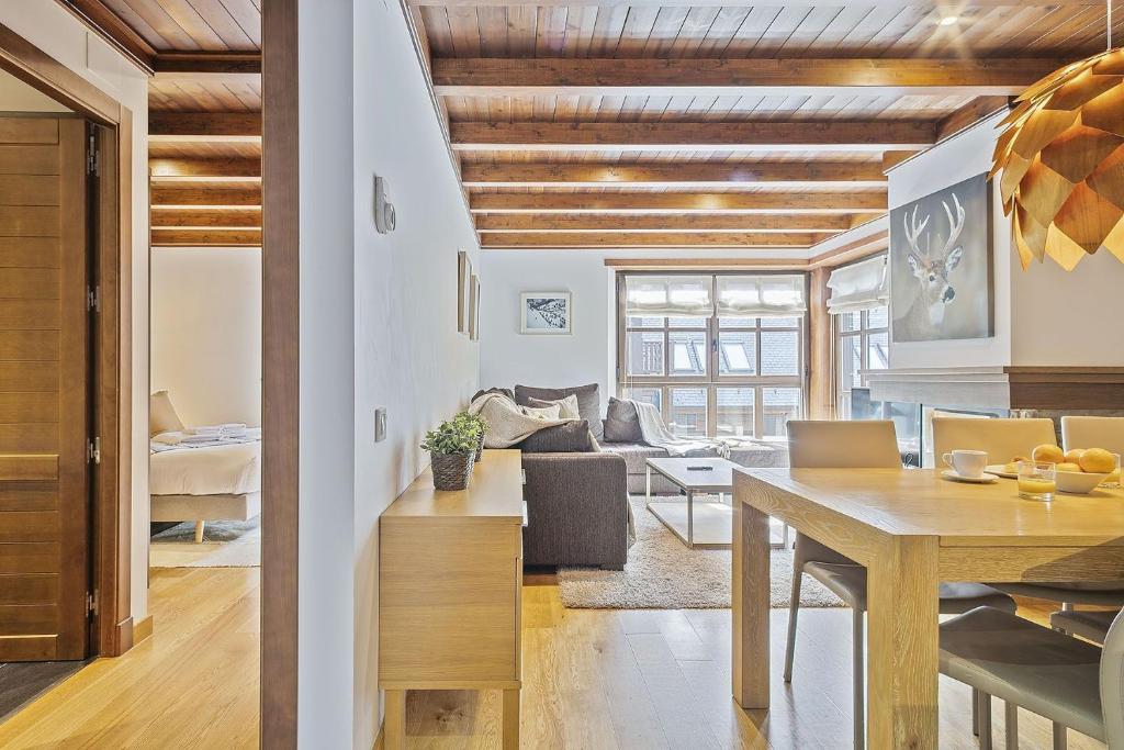 Posezení v ubytování Luderna - Apartamento Val de Ruda B14 Paulet