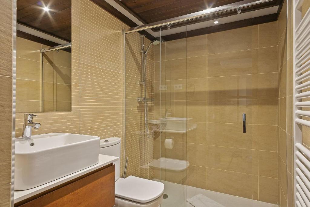 Koupelna v ubytování Luderna - Apartamento Val de Ruda B14 Paulet
