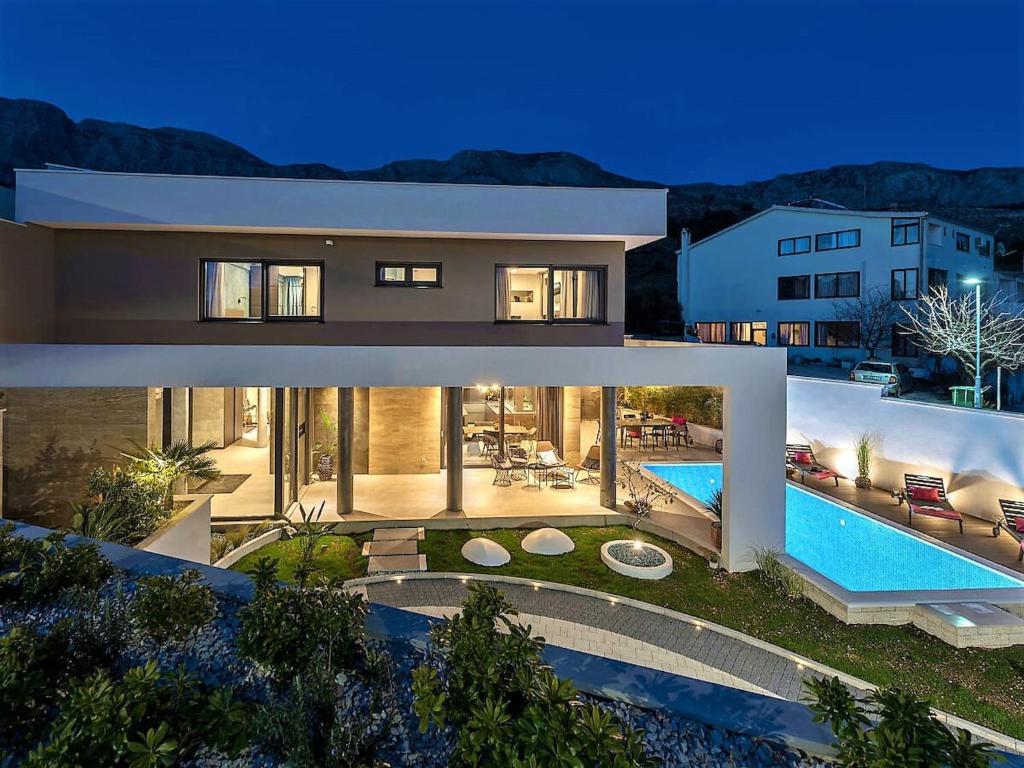 Fotografie z fotogalerie ubytování Stylish Villa Aria with pool, 100m to beach and sea v Tučepi