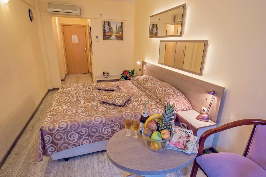 Una cama o camas en una habitación de Supreme Victoria