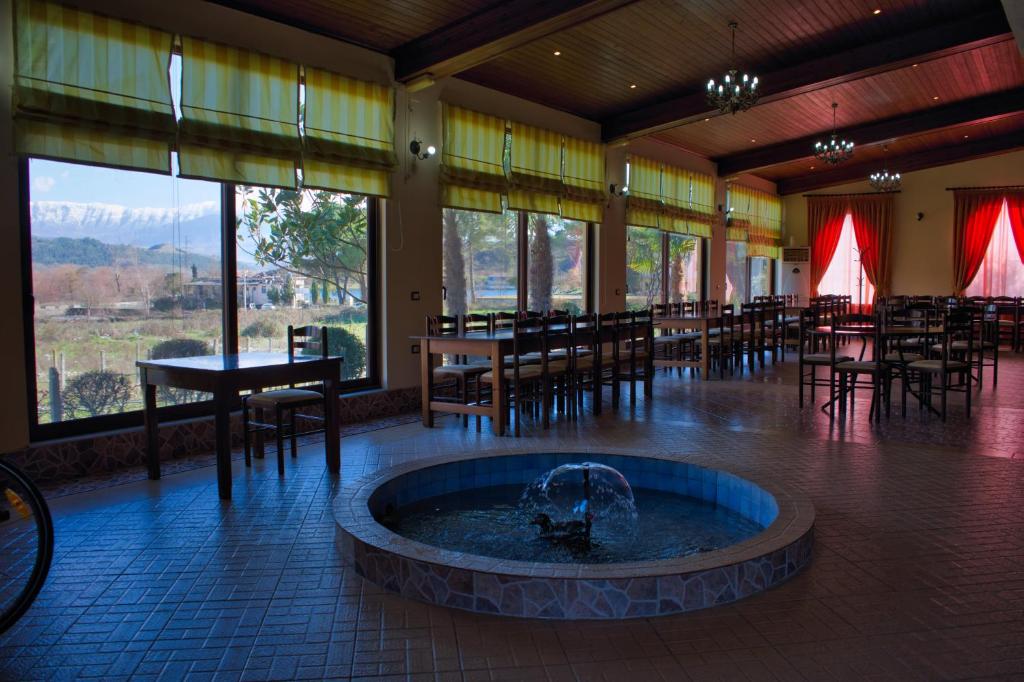 Restaurace v ubytování HOTEL RESTORANT VIKTORIA