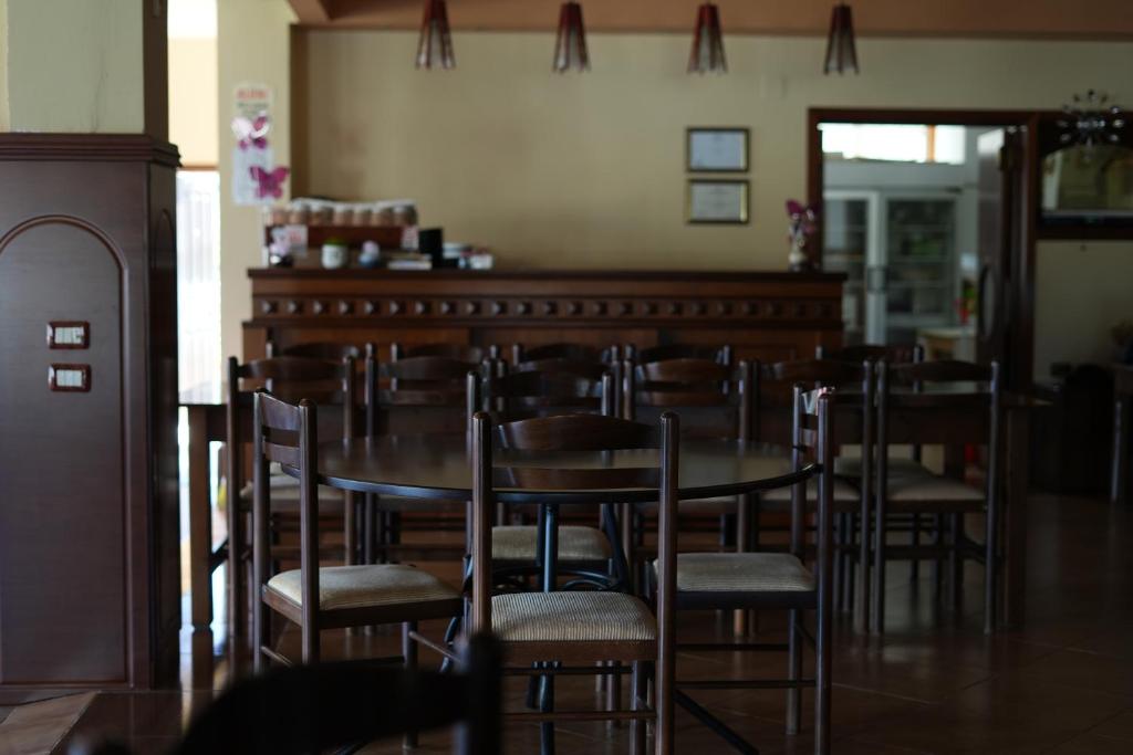 Lounge nebo bar v ubytování HOTEL RESTORANT VIKTORIA