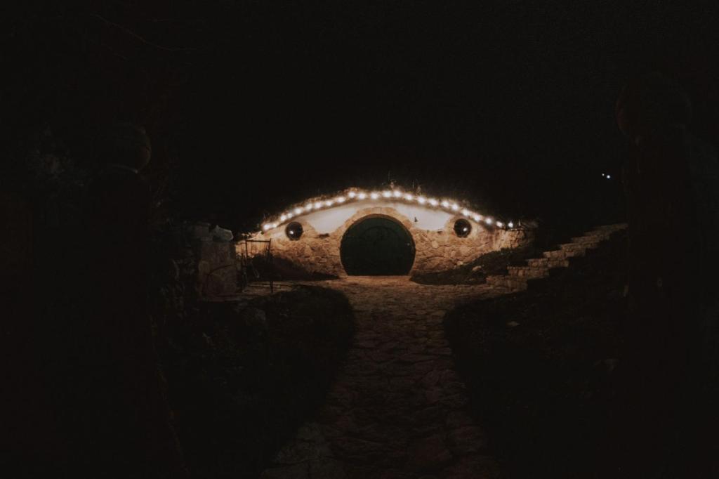 Galerija fotografija objekta Mobbiton Mostar - Magical Underground Retreat u Mostaru