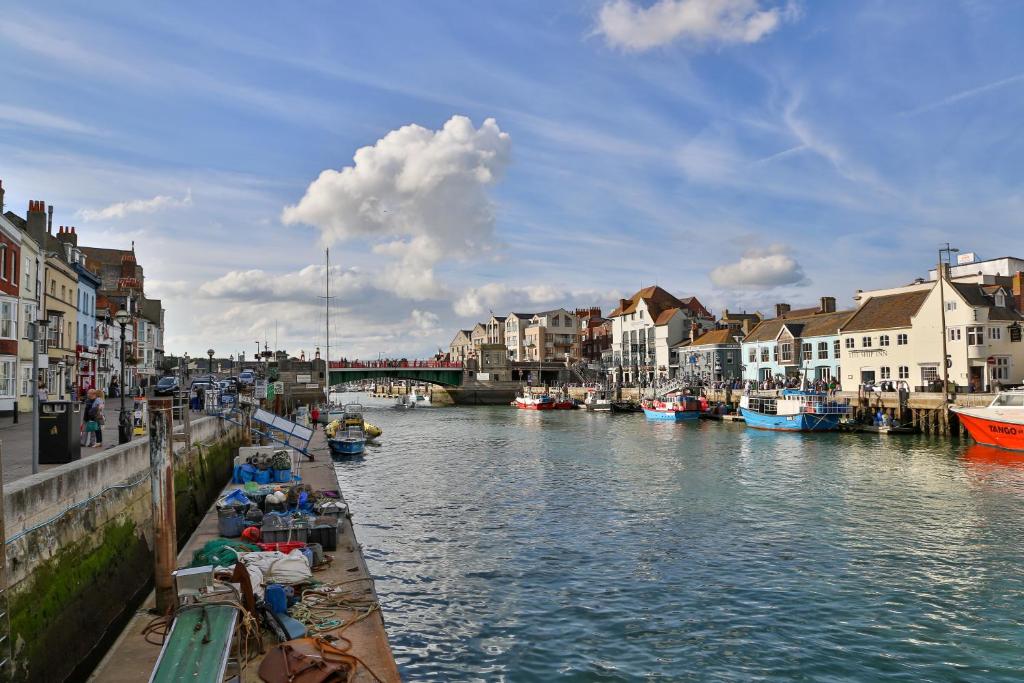 Фотография из галереи Beachside Gallery Flat Weymouth в Уэймуте