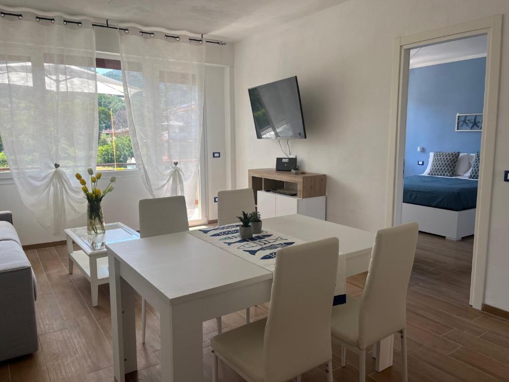 Μια τηλεόραση ή/και κέντρο ψυχαγωγίας στο Elite19 Apartment Plus 39