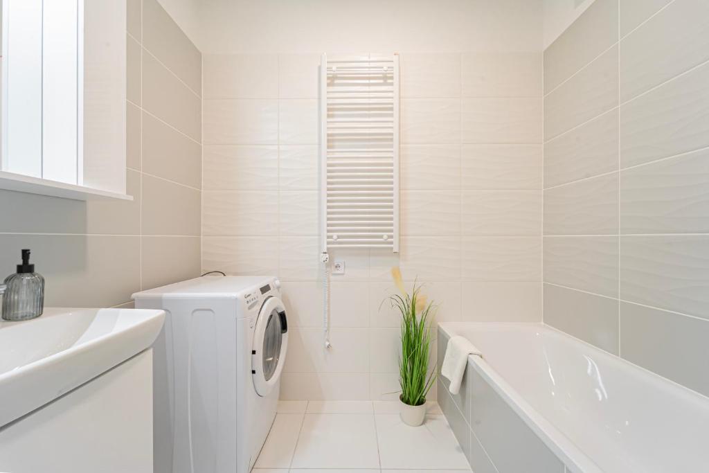 WestSide Garden Apartments by FirstHost - Resim 19