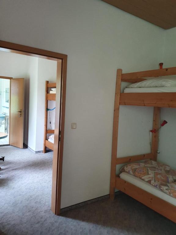 Monteurzimmer Alte Schule Heberndorf 1 - 单人间 - 带共用浴室