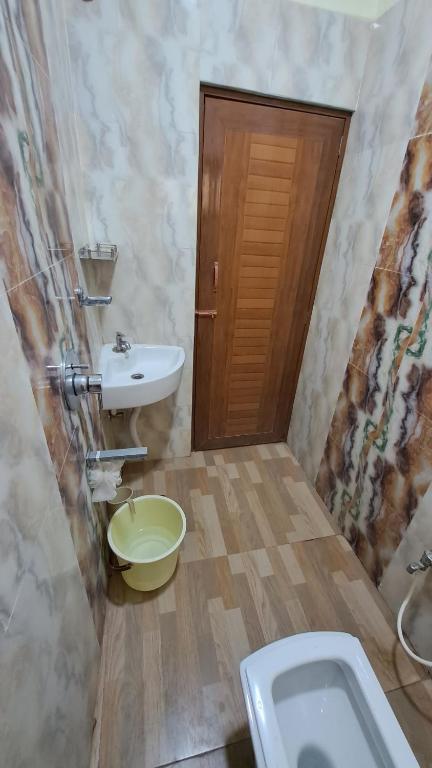 Ein Badezimmer in der Unterkunft Laxmi Niwas, Salt Lake, Kolkata, 10mins from Sector 5